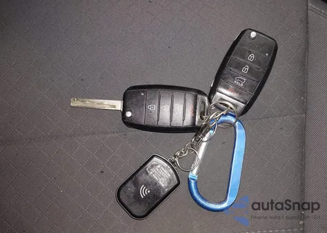 2016 Kia Sorento 2.4L Lx z USA, uszkodzony, nr VIN 5XYPGDA3XGG043680